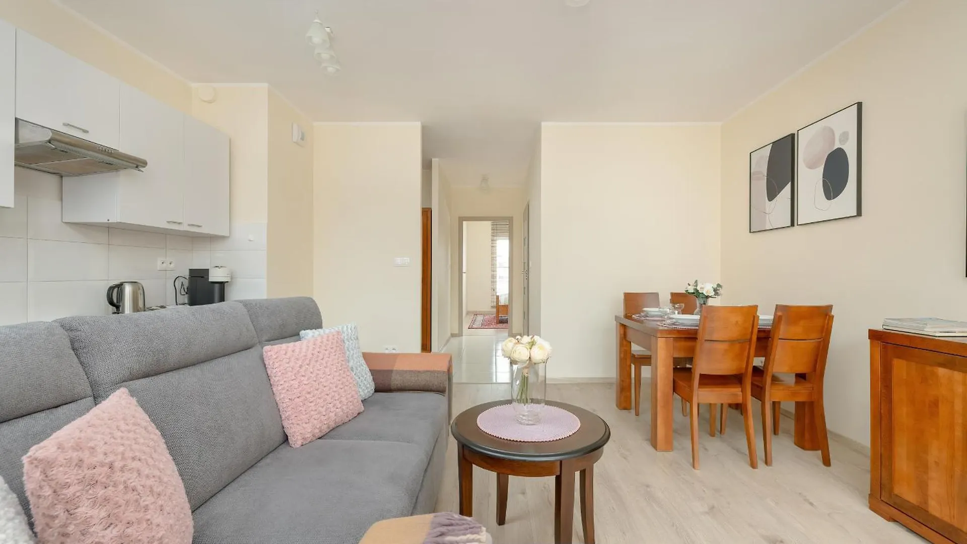 Wilczak Spacious Apartment With Free Garage Poznan By Noclegi Renters